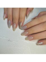 ドットビー(.Bee)/グレー系色遊びネイル