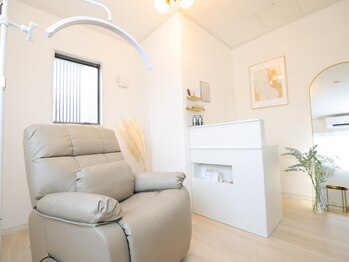 アフェディア(AFEDIA)の写真/【旭前駅7分/完全個室】大人の休息を叶える1席のみのプライベート空間♪周りを気にせず理想の目元を相談