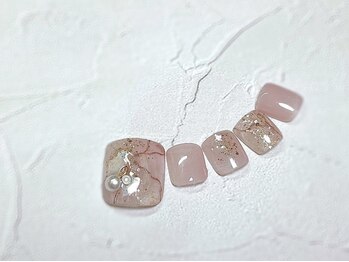 トレネイル 南流山店(TRE nail)の写真/フットネイルで可愛くオシャレな足元に♪パーツ、カラーが豊富でぴったりなフットネイルが必ず見つかる♪