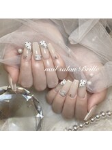 エスフィーネイルサロン ブリーユ(Esfy nailsalon Brille)/フレンチ×ドットネイル