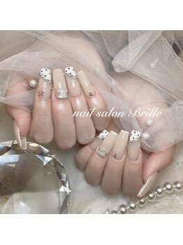エスフィーネイルサロン ブリーユ(Esfy nailsalon Brille)/フレンチ×ドットネイル