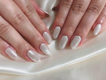 モグネイル(Mogunail)/サテンネイル　上品大人ネイル