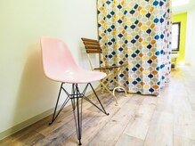 カイロプラクティック×整体院 錦コレクト/落ち着いた照明の店内。