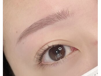 ドルフィン サロン(DOLPHIN salon)/平行アーチ眉