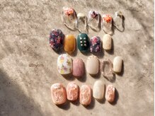 シルニー リム(Silny rim)/アシンメトリーニュアンスネイル