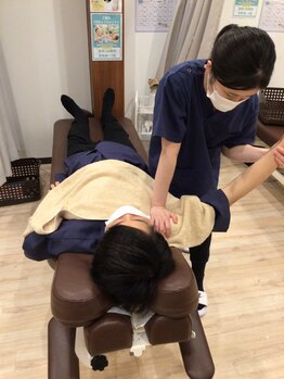 くまのみ整骨院 北浦和駅前院/胸を開いてストレッチ！