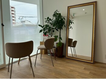 マル ネイル(maru nail)/待合でお待ちください。