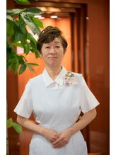 資格のプロ集団を率いる歴40年のベテラン！誰もが認める確かな技術と伴う結果に美の全てをお任せください！