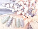 くすみカラーのドットネイル