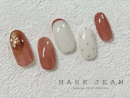 149. 赤　スタッズ　ネイル