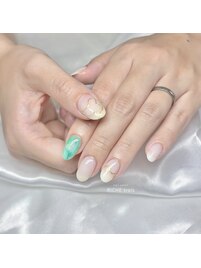 爽やかグリーンニュアンスネイル