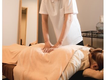 ホリスティックボディ ライカ(Lycka)の写真/【新感覚】ストレッチを組み合わせた"筋肉をほぐしてのばす"施術リピート率◎<肩首こり×慢性疲労×代謝UP>