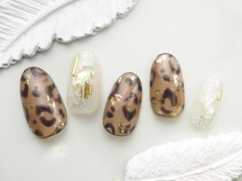 秋冬ニュアンスレオパードネイル