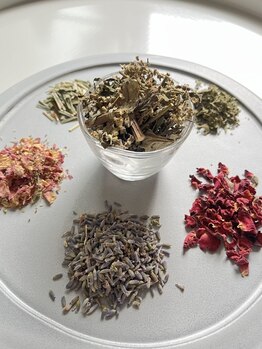 フロレゾン(Floraison)の写真/冷え/むくみ/肩こりなど女性特有のお悩みに♪よもぎ蒸しやアロマリンパで温め巡らせ、内側から整えるケアを