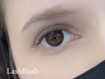 ラッシュラッシュ 布施店の写真/超軽量で自然！独自開発ハリウッドアイラッシュ6D/まつげに負担少なくボリュームUP！LEDで長持ち◎
