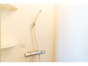 竹としずくの酵素風呂/清潔なシャワールーム