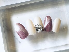 ビジュー×マグネットネイル