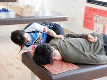 ストレッチヒーロー 岡山問屋町店の雰囲気(横になったままでストレッチを受けれるので運動が苦手な方でも◎)