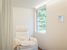 イト アイデザイン(ito.eye design)の雰囲気（ふかふかのリクライニングチェア）