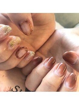 トータルサロン 白べぇーっ プラス/アシメネイル