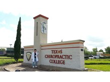 姿勢矯正院/アメリカでは専門大学で学びます