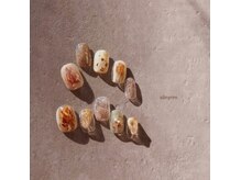 シルニー リム(Silny rim)/アシンメトリーニュアンスネイル