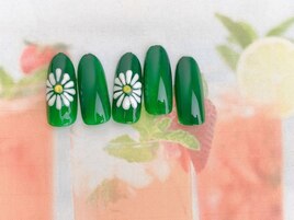 トレンドカラーのお花ネイル