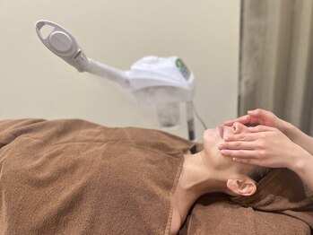 フラット(flat)の写真/気になるほうれい線やたるみにアプローチ!クレンジングから始まる徹底ケア◎引き締まった若々しい印象へ♪