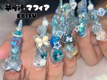 ネイルマフィア 恵比寿(NAIL MAFIA)の写真/「整った綺麗なスカルプの形」×「均等の厚み」で最強卍''盛り盛りにパーツやアートをオーダーしちゃって★