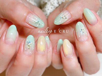 ネイルトップエクル(nail top E CRU)/
