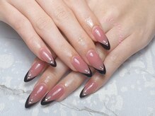 キヒ 秋葉原店(Kihi)/黒フレンチネイル/ストーン