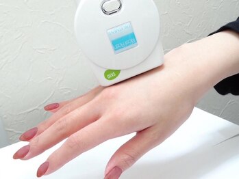 ネイルアンドアイラッシュヴィーナ ゆめタウン廿日市店 (Nail&EyeLash Vina)の写真/年齢の出やすい手元をエイジングケア★【ハンドフラッシュ+ケア¥3850】で手元のシワたるみ改善♪美白にも◎
