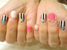 ストライプ×フラワー ネイル