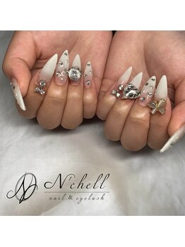 ナシェル(N'chell)/白グラキラキラネイル