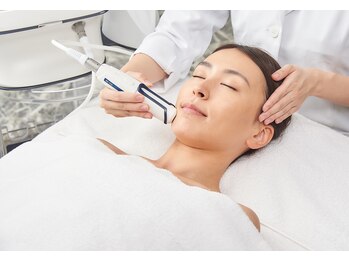 アルモ(ALMO)/顔のたるみに驚きのアプローチ！