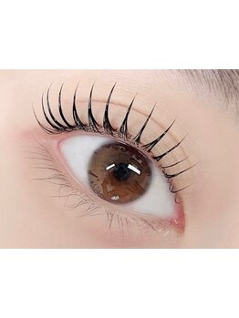 ナチュラル上品な目元にしたい