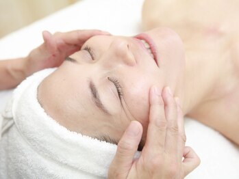 エターナルフレーム(Eternal Flame)の写真/【韓国発祥NFマシンでグッと引き上げ小顔&毛穴レスに】毛穴洗浄+ソフトピーリング＆小顔コース60分¥6500