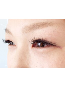 ナチュラル上品な目元にしたい