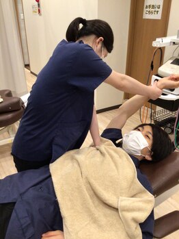 くまのみ整骨院 北浦和駅前院/肩周りをストレッチ！