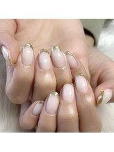 モモ(Momo)/ミラーフレンチネイル