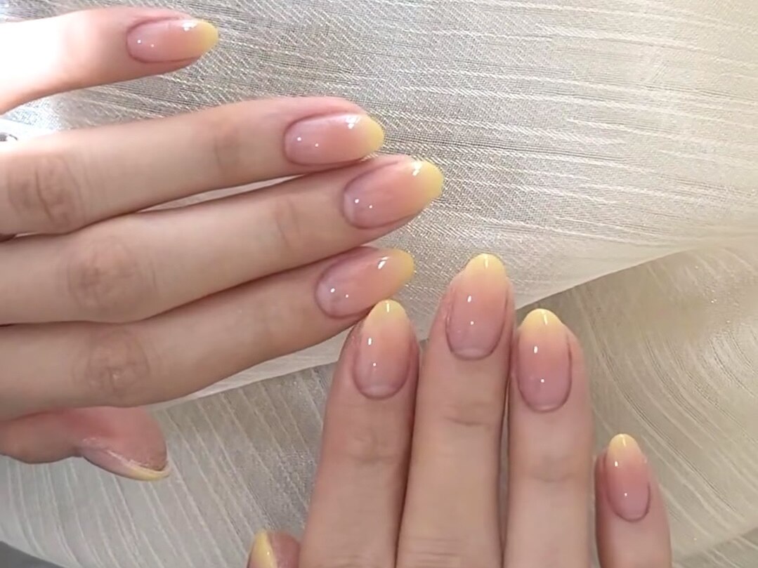 2026年冬トレンド】カラーグラデーション ショートのネイルデザイン集