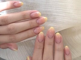 キュートなグラデーションネイル