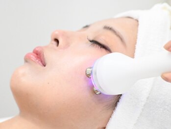 ブライス(BLITHE)の写真/【ラジオ波/EMS/ポレーション同時導入】表情筋にアプローチして理想の小顔に!美肌・エイジングケア効果も◎