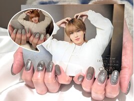 推しとお揃いネイル