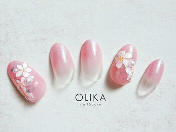 上品きらめく桜ネイル