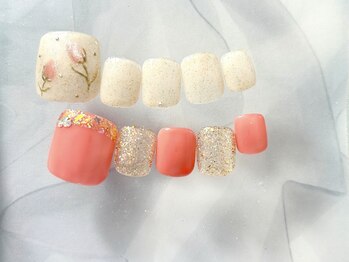 ネイルサロン アビー 宮益坂店(abbie)の写真/《丁寧なフットケア付》足元まで抜かりなく!思いっきり楽しめる長持ちフットネイルで年中無敵の足先に♪