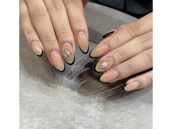 エム(em)/黒フレンチ×パーツ