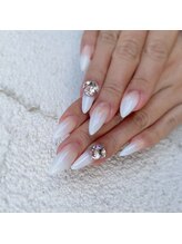 フフレ(FUFRE)/白グラデーションネイルです！！