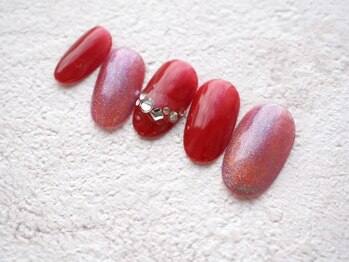 カトルナフ(quatre fois neuf)/ちゅるんとレッドビジューネイル
