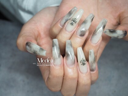 ミーディア(Medea)の写真